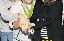 娱乐圈吃瓜赚200块,轻松赚200块，揭秘明星幕后故事